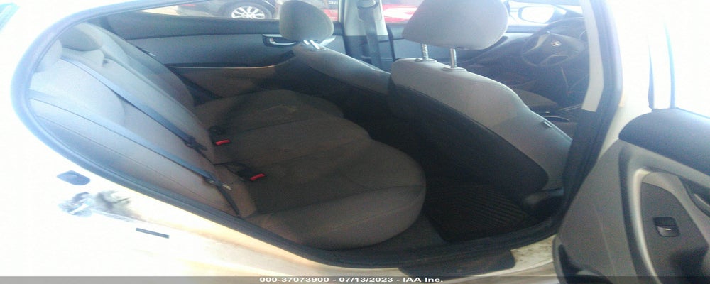 5NPDH4AE2GH717797 2016 HYUNDAI ELANTRA photo no. 8