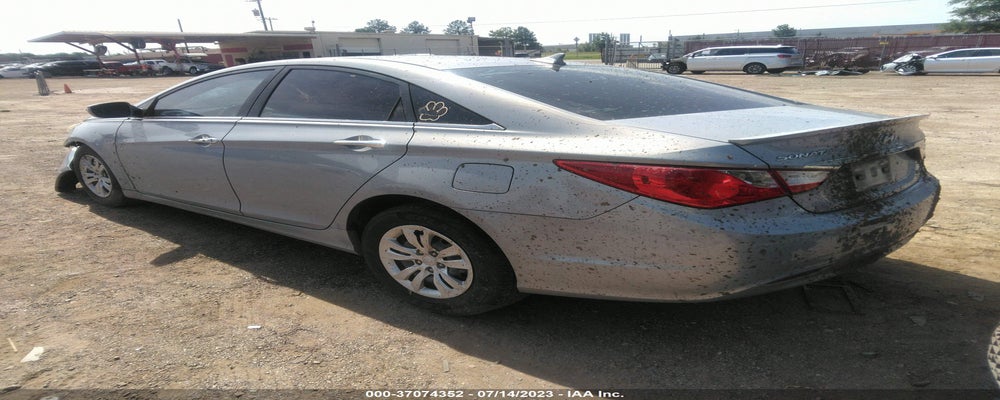 5NPEC4AC8BH021827 2011 HYUNDAI SONATA photo no. 3