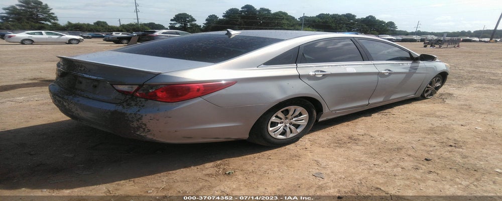 5NPEC4AC8BH021827 2011 HYUNDAI SONATA photo no. 4