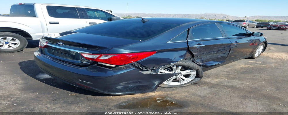 5NPEC4AC8BH013162 2011 HYUNDAI SONATA photo no. 4