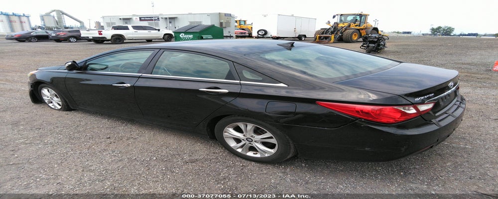 5NPEC4AC0BH243228 2011 HYUNDAI SONATA photo no. 3