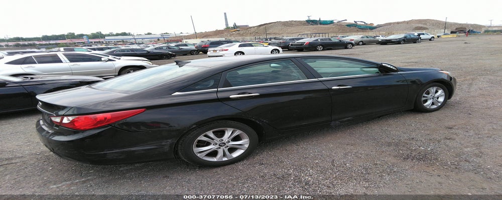 5NPEC4AC0BH243228 2011 HYUNDAI SONATA photo no. 4