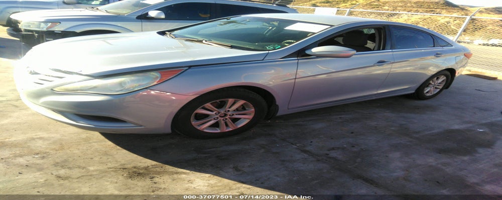 5NPEB4AC0BH151832 2011 HYUNDAI SONATA photo no. 2