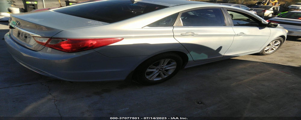 5NPEB4AC0BH151832 2011 HYUNDAI SONATA photo no. 4