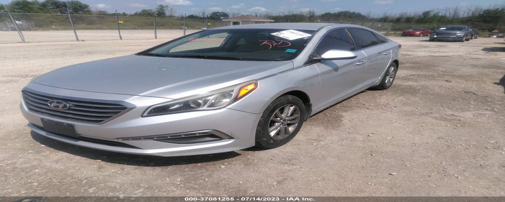 5NPE24AF2FH152741 2015 HYUNDAI SONATA photo no. 2