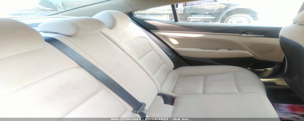 KMHD84LF8HU370209 2017 HYUNDAI ELANTRA photo no. 8
