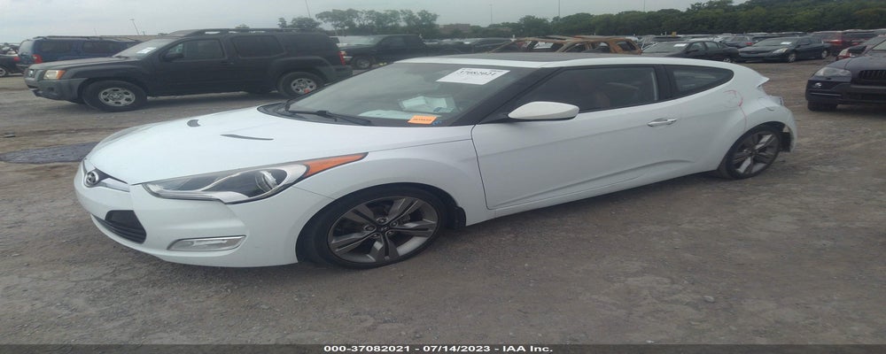 KMHTC6AD6CU071091 2012 HYUNDAI VELOSTER photo no. 2