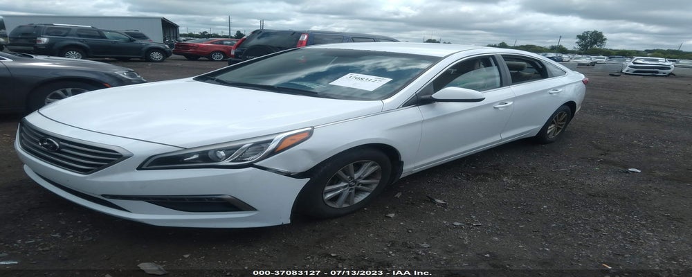 5NPE24AF1FH144906 2015 HYUNDAI SONATA photo no. 2