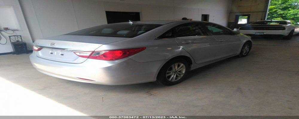 5NPEB4AC8BH055737 2011 HYUNDAI SONATA photo no. 4