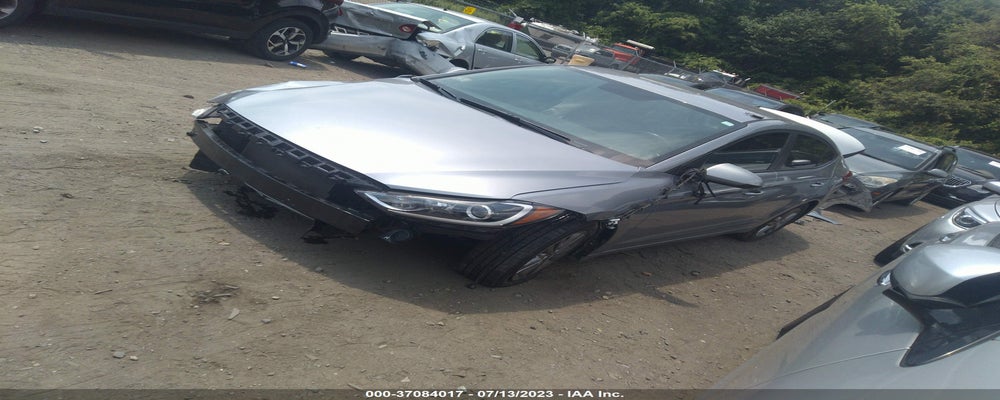 5NPD84LF3HH065568 2017 HYUNDAI ELANTRA photo no. 2