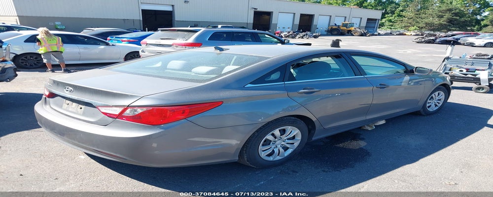 5NPEB4AC8BH050781 2011 HYUNDAI SONATA photo no. 4