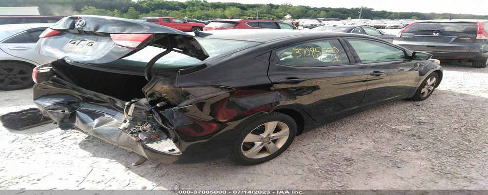 5NPDH4AEXDH371834 2013 HYUNDAI ELANTRA photo no. 4