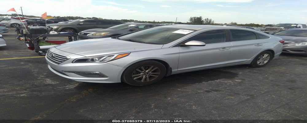 5NPE24AF0FH061113 2015 HYUNDAI SONATA photo no. 2
