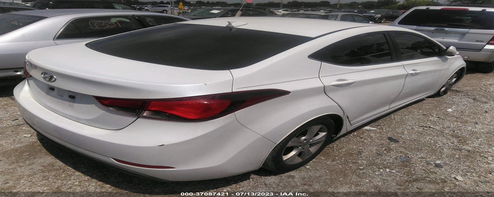 5NPDH4AE4GH786023 2016 HYUNDAI ELANTRA photo no. 4