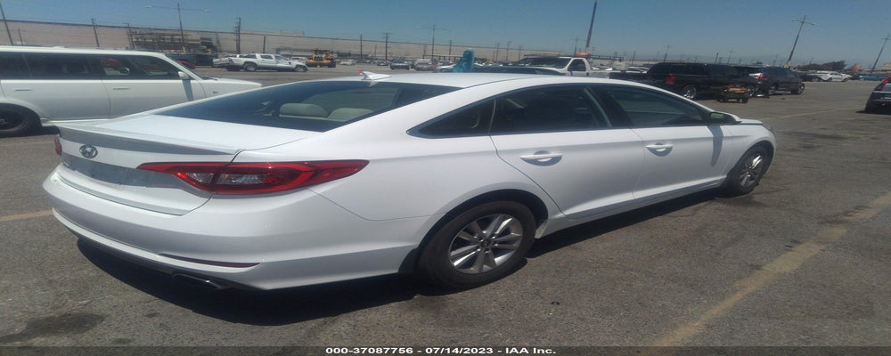 5NPE24AF3FH257272 2015 HYUNDAI SONATA photo no. 4