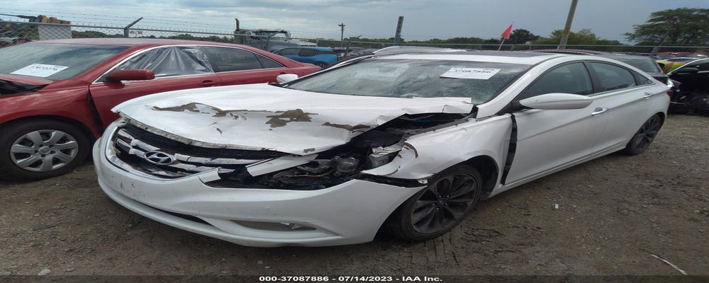 5NPEC4AC9BH176676 2011 HYUNDAI SONATA photo no. 2