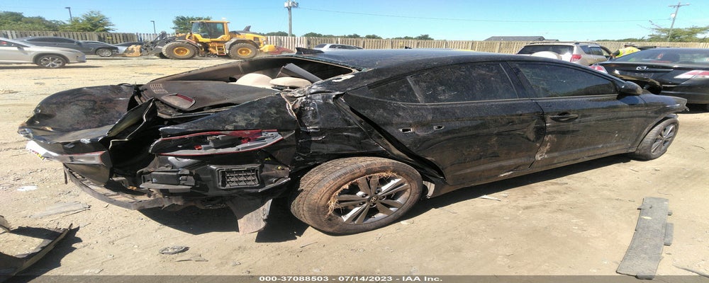 KMHD84LF9JU717875 2018 HYUNDAI ELANTRA photo no. 4