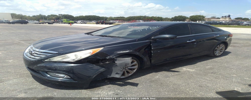 5NPEC4AC6BH217426 2011 HYUNDAI SONATA photo no. 2