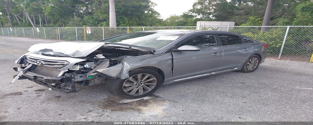 5NPE34AF0FH217972 2015 HYUNDAI SONATA photo no. 2