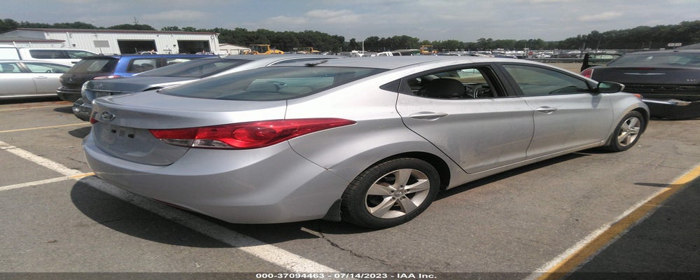5NPDH4AEXDH409109 2013 HYUNDAI ELANTRA photo no. 4