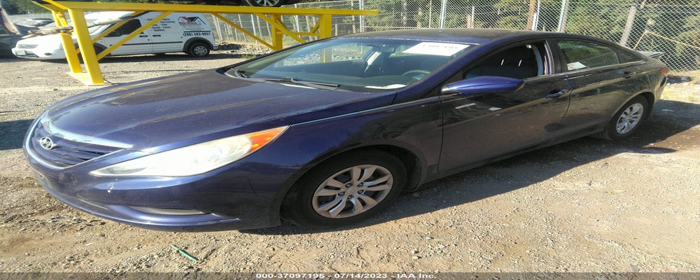 5NPEB4AC8BH167597 2011 HYUNDAI SONATA photo no. 2