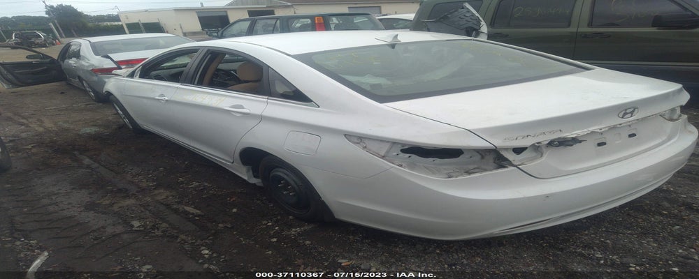 5NPEB4AC4BH216598 2011 HYUNDAI SONATA photo no. 3