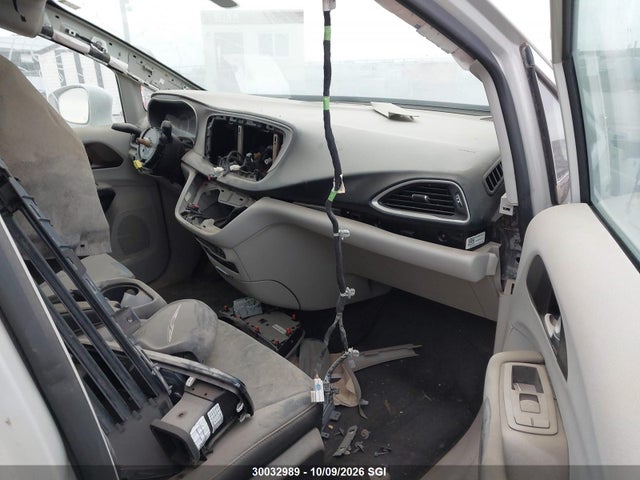 Продажа на аукционе авто 2019 Chrysler Pacifica Touring L, vin: 2C4RC1BG5KR698421, номер лота: 30032989