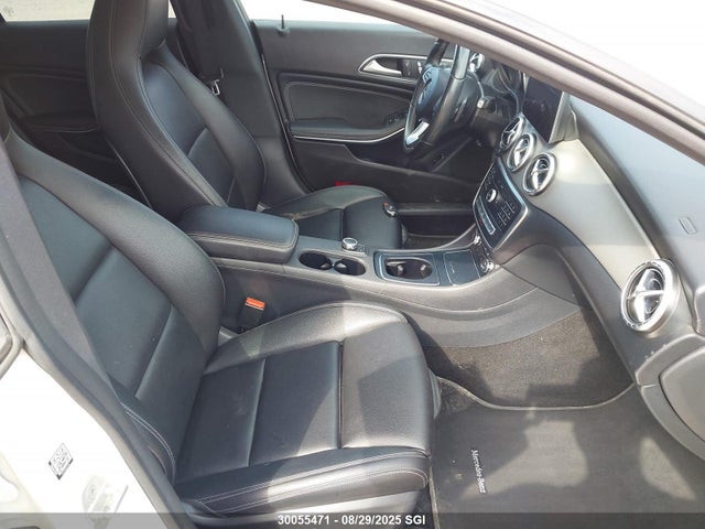 WDDSJ4GB8JN611649 Mercedes-Benz CLA-Class