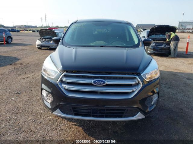 1FMCU9G99HUE41247 Ford 2017