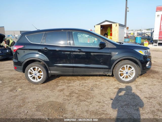 1FMCU9G99HUE41247 Ford 2017