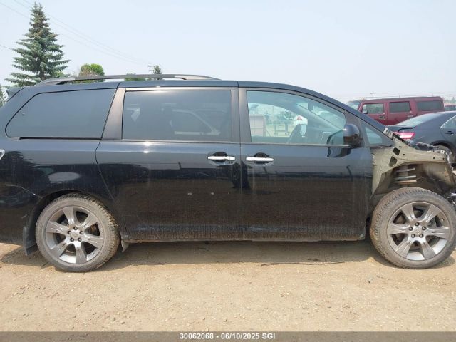 5TDXK3DC8FS551538 Toyota Sienna Sport