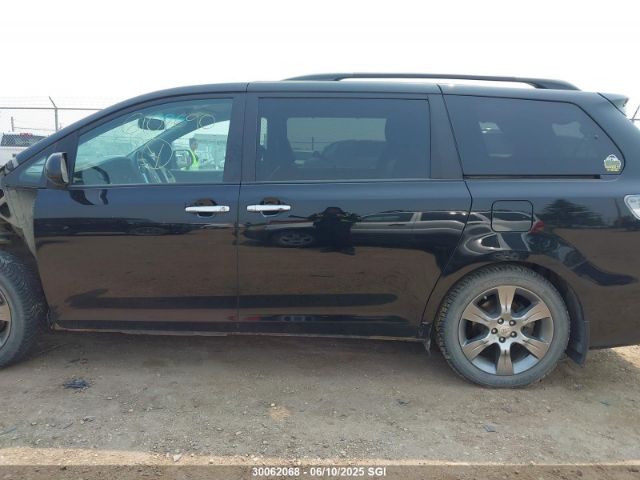 5TDXK3DC8FS551538 Toyota Sienna Sport