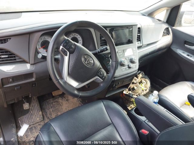 5TDXK3DC8FS551538 Toyota Sienna Sport