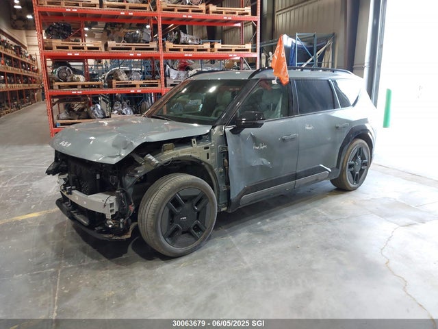 KNDAEFS56S6056056 KIA ev9
