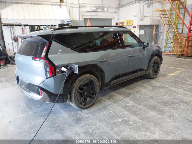KNDAEFS56S6056056 KIA ev9