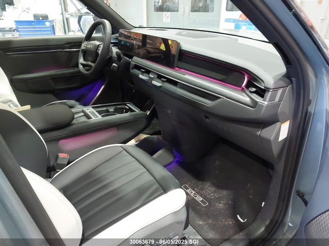 KNDAEFS56S6056056 KIA ev9