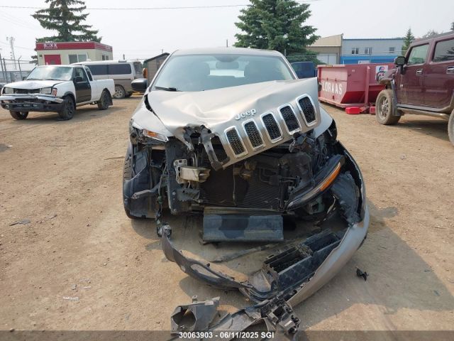 1C4PJMAB2GW306062 Jeep Cherokee Sport