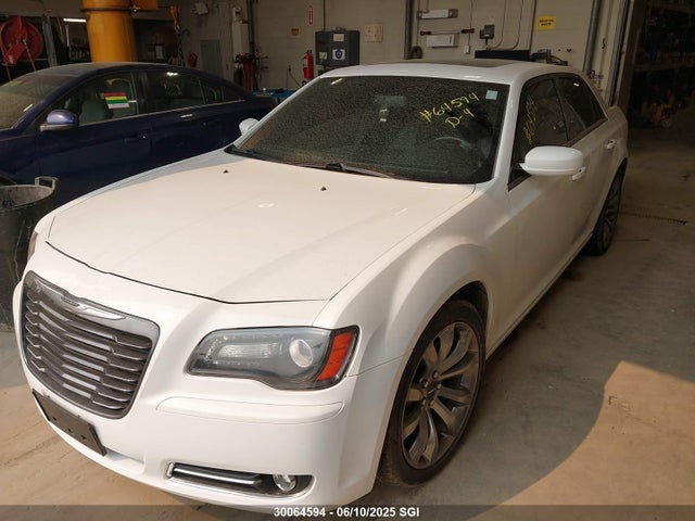 2C3CCABG2EH372628 Chrysler 300 S