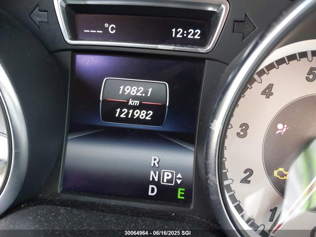 WDDSJ4GBXFN272416 Mercedes-Benz CLA 250 4MATIC