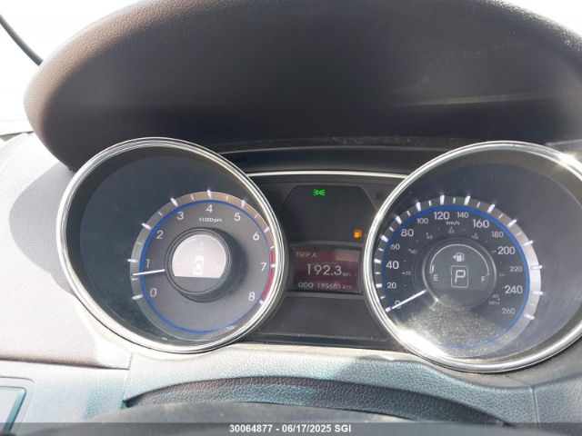 5NPEC4AC1EH821759 Hyundai gamma