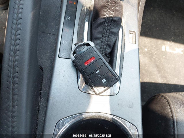 19VDE3F75EE400040 Acura lea2