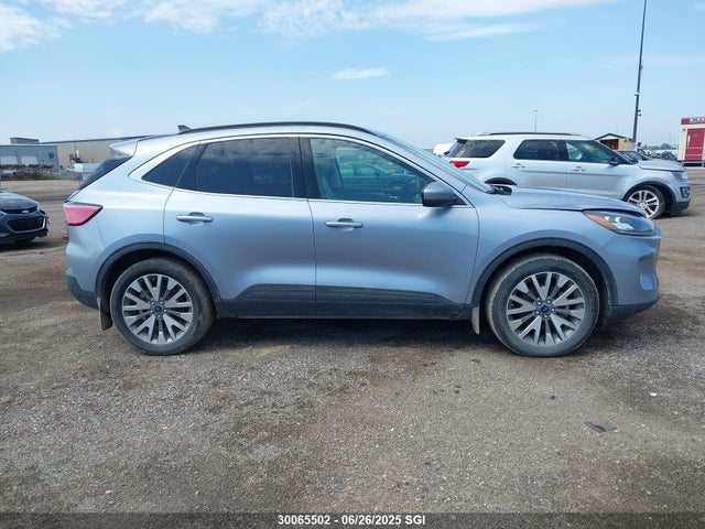 1FMCU9DZ9NUA99136 Ford hev/phev
