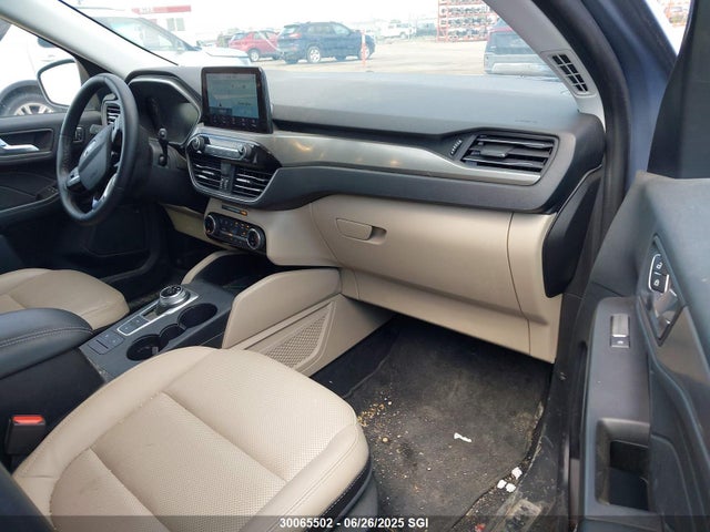 1FMCU9DZ9NUA99136 Ford hev/phev