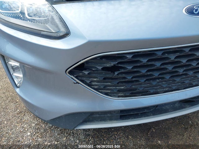 1FMCU9DZ9NUA99136 Ford hev/phev