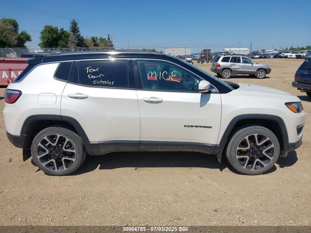 3C4NJDCB9JT107401 Jeep 2018