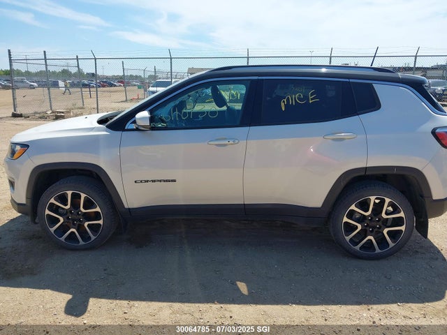 3C4NJDCB9JT107401 Jeep 2018