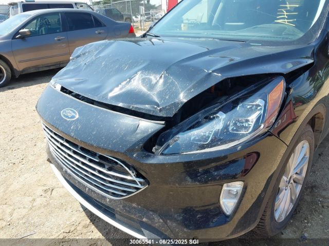 1FMCU9DZ1MUA44159 Ford hev/phev