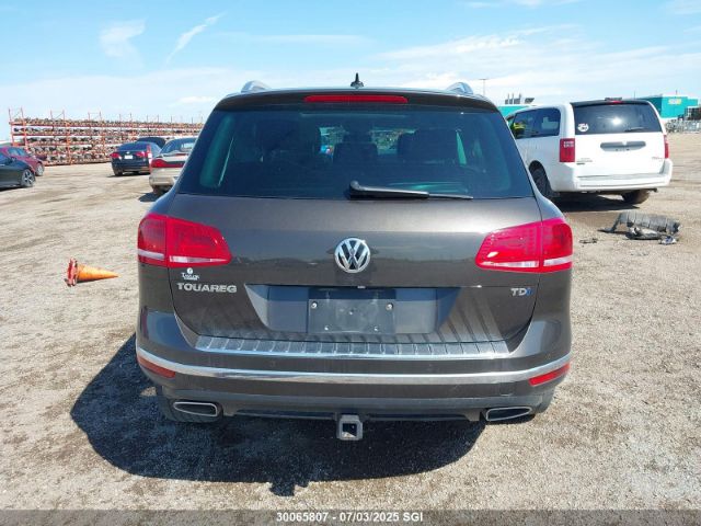 WVGEP9BP4FD005618 Volkswagen 2015