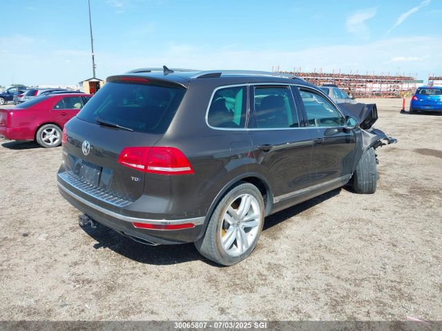 WVGEP9BP4FD005618 Volkswagen 2015