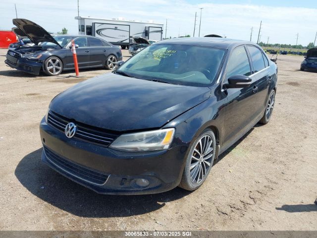 3VWLL7AJ4EM330715 Volkswagen 2014